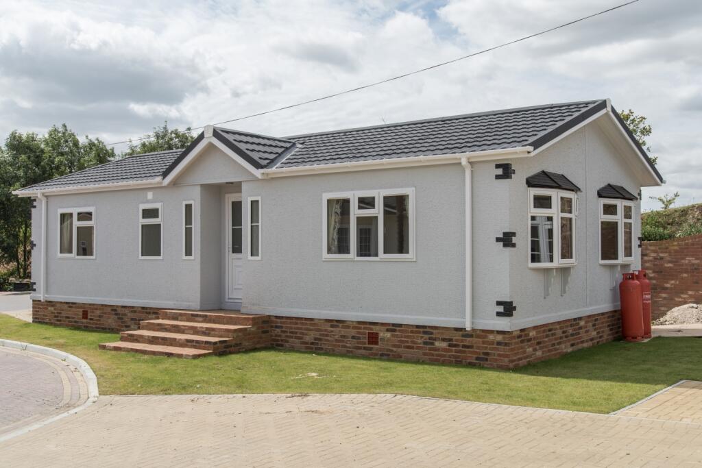 Example image of Tredegar Contemporary Double Fron