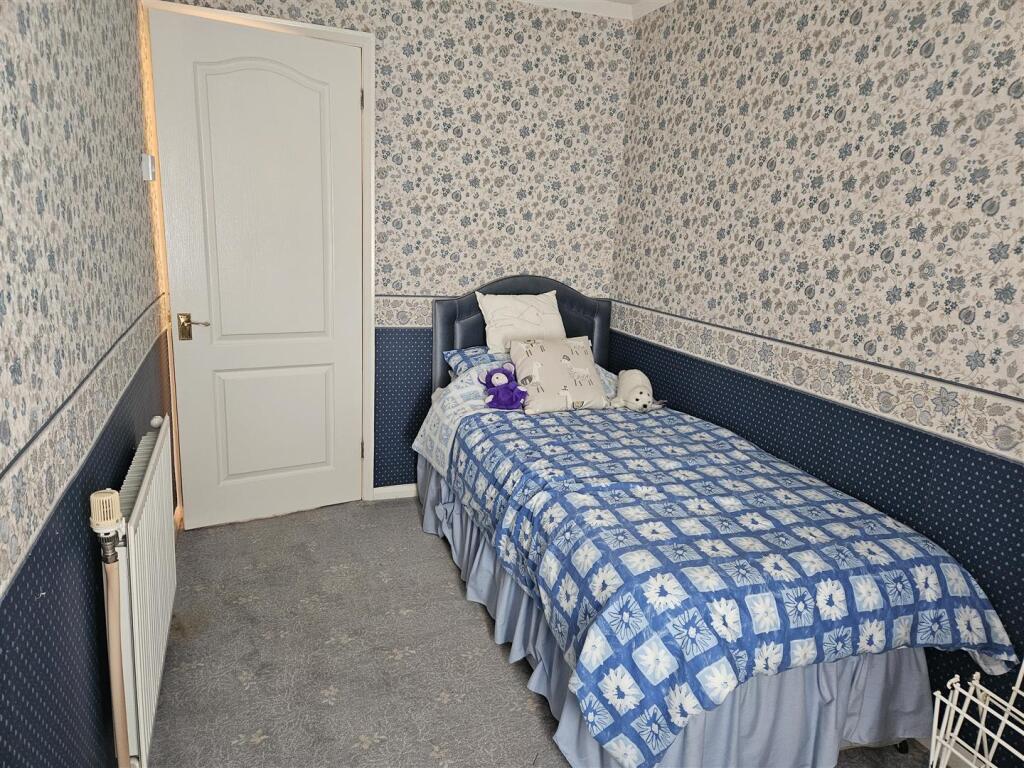 Bed 3.jpg