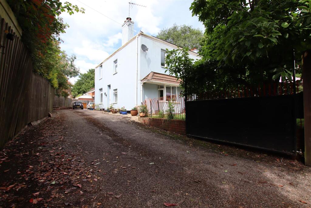 Private Driveway.JPG