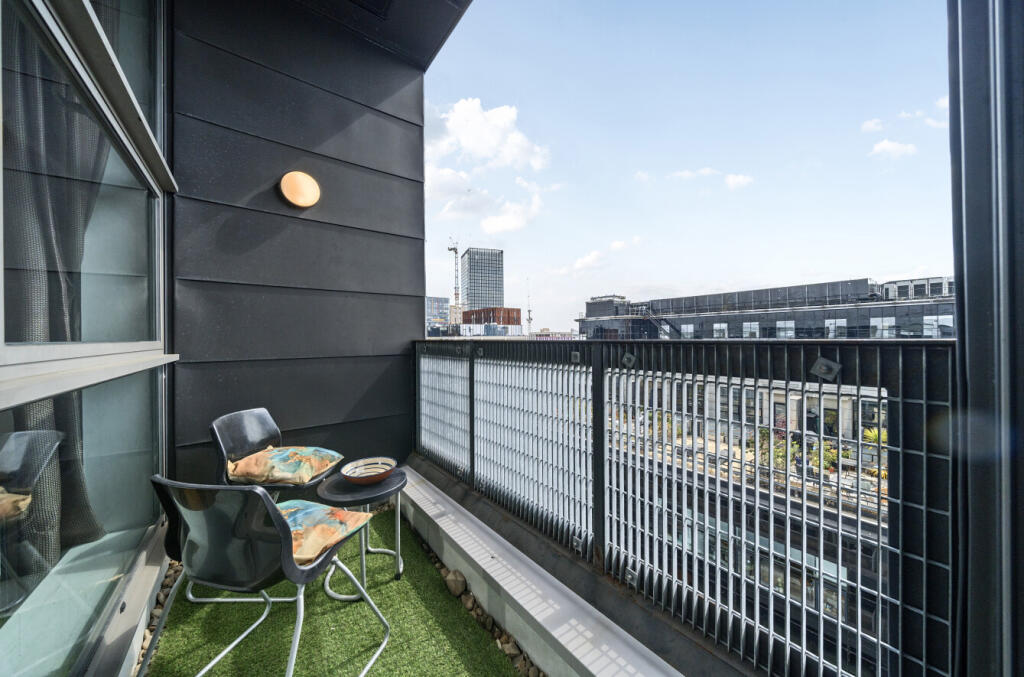 1294354-28-682b4c...