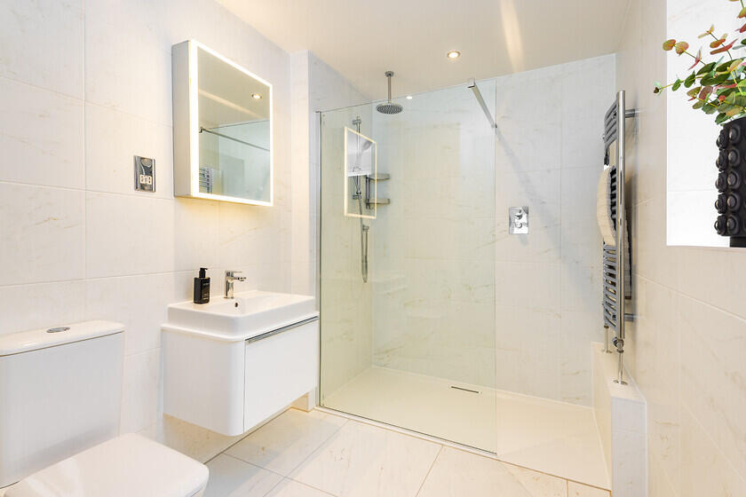 En suite in the Henley