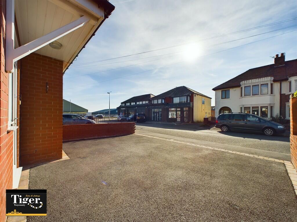 CAM02176G0-PR0346...