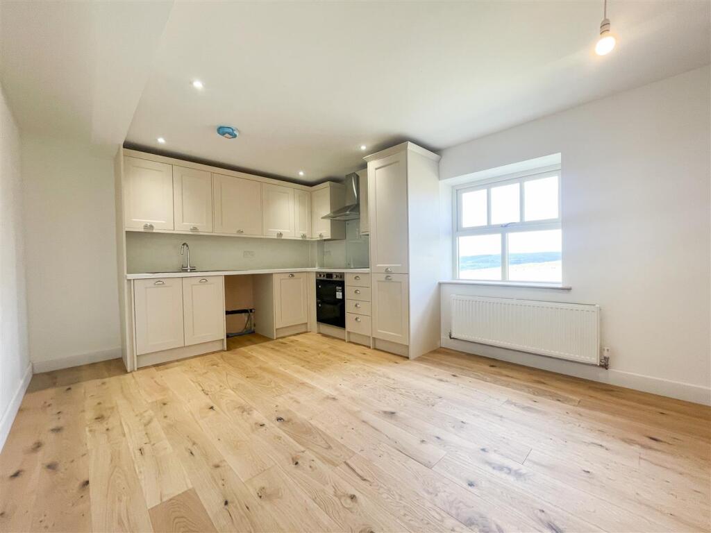 KITCHEN/ DINER