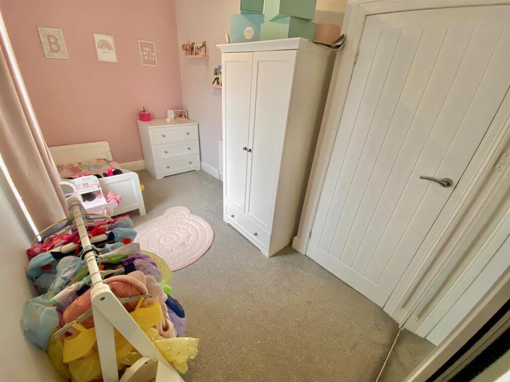 bedroom4.jpg