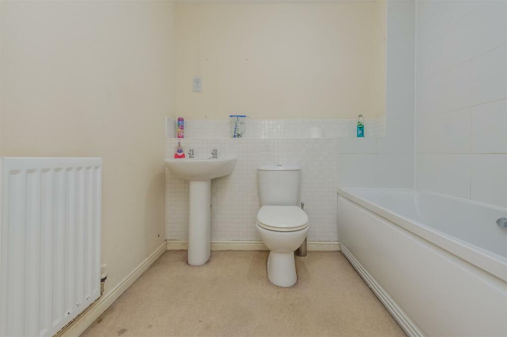 Bathroom / WC: