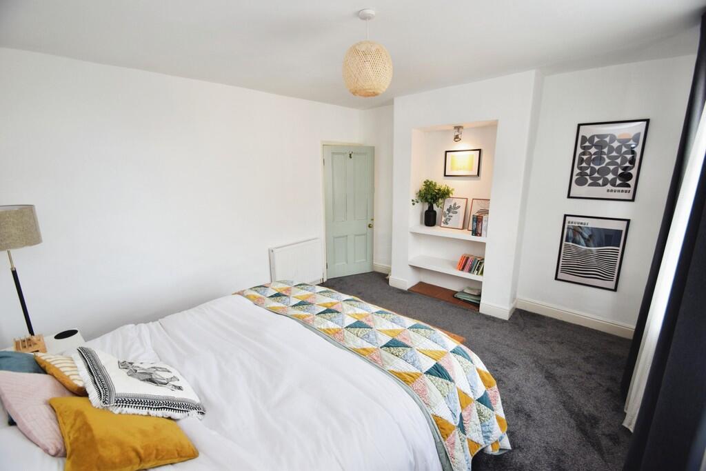 eb79b521-Bedroom ...