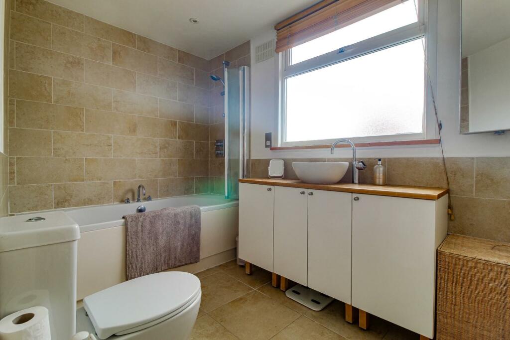 Bathroom.JPG