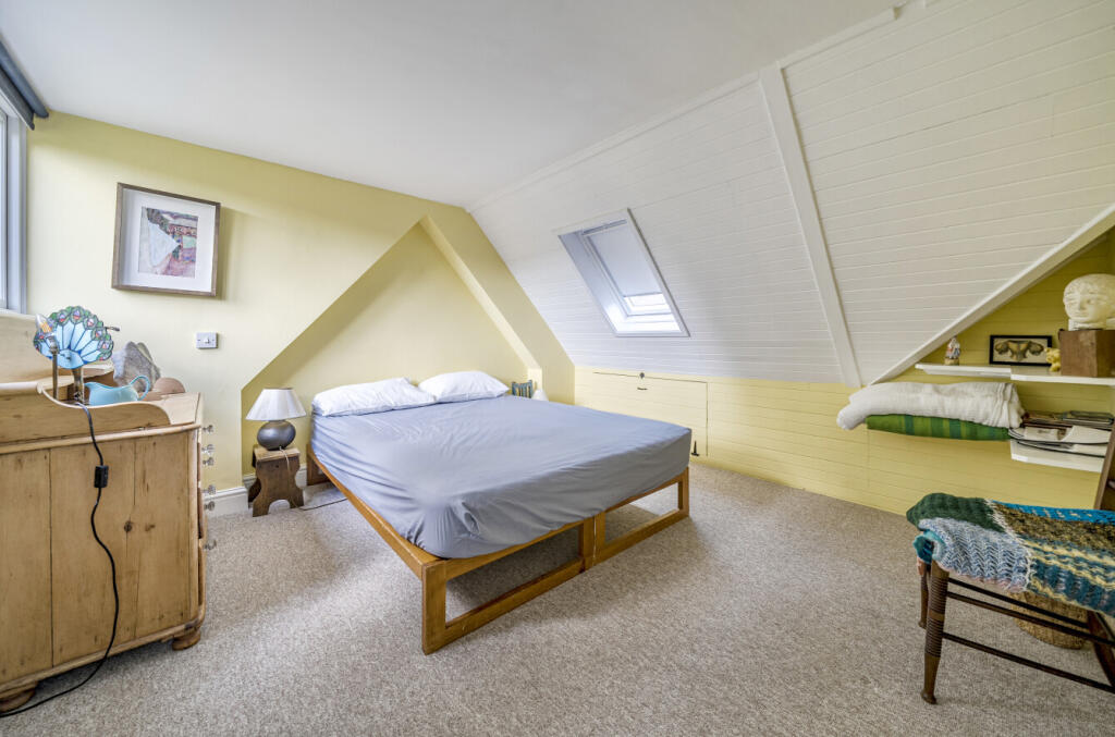 1362905-3-68e54d8...