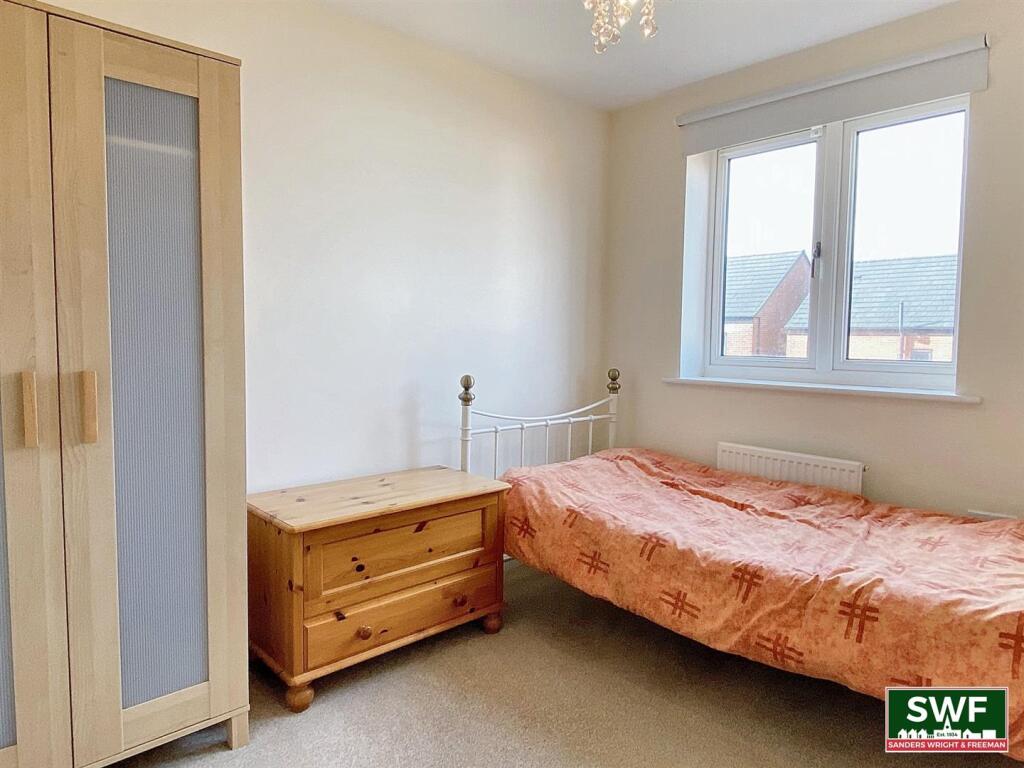 Bed3.jpg