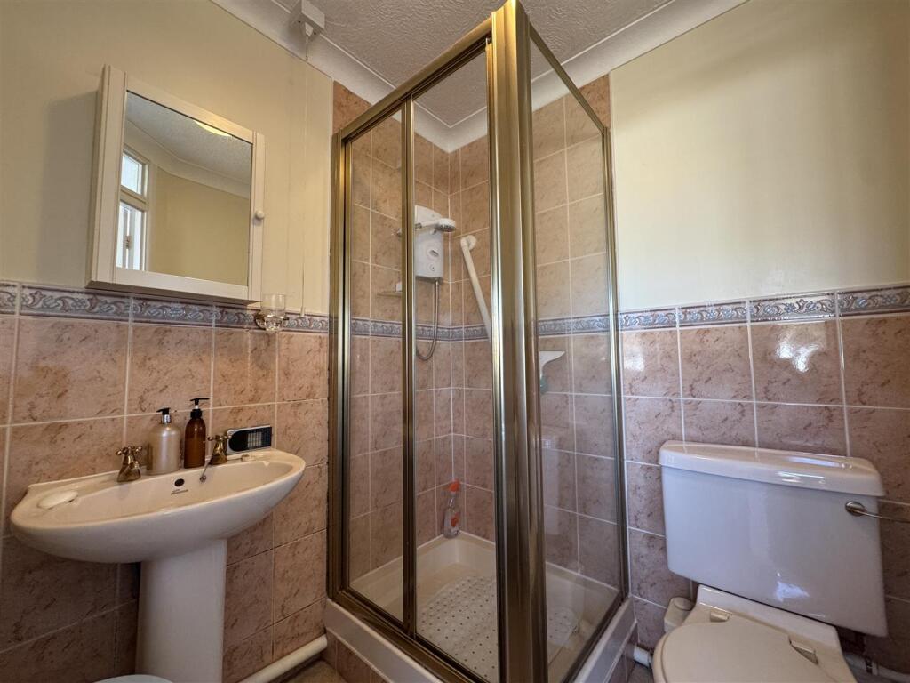 ENSUITE TO BEDROOM 1