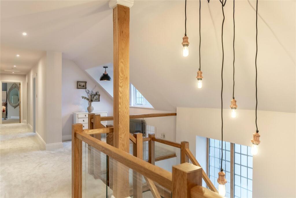 Landing/Reading Area
