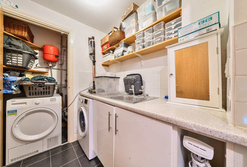 1318301-7-686bfb8...