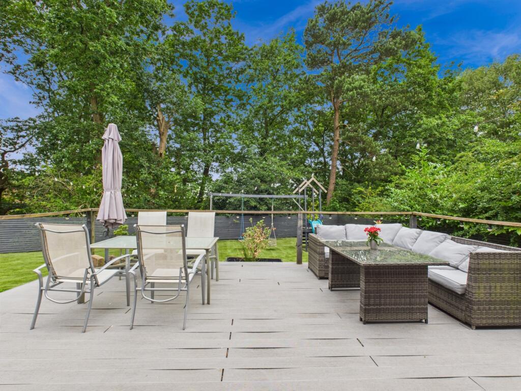 CAM03729G0-PR0082-STILL015