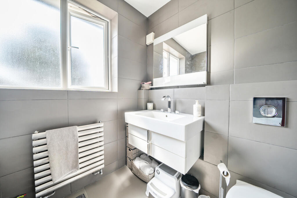 1340466-15-689b3f...