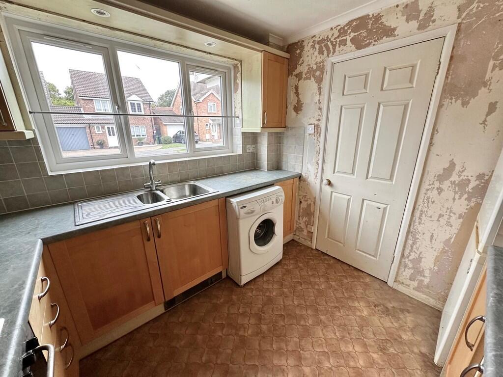 IMG-20251014-WA00...