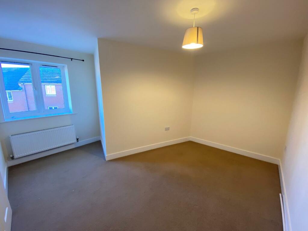 ang bedroom 2.jpg