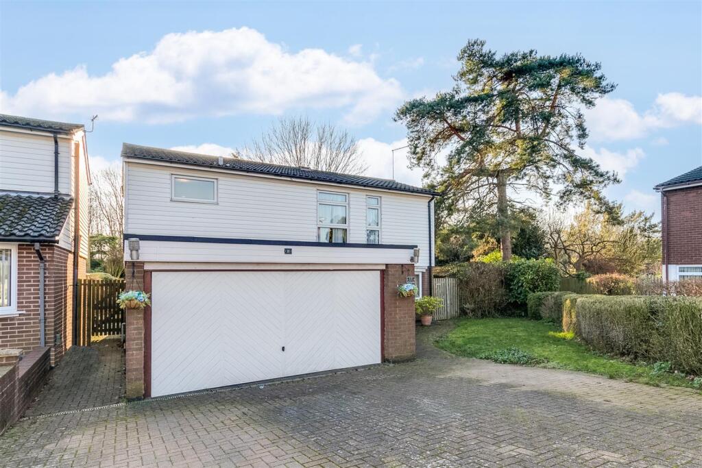 Pear Tree Dell 11 cropped.jpg