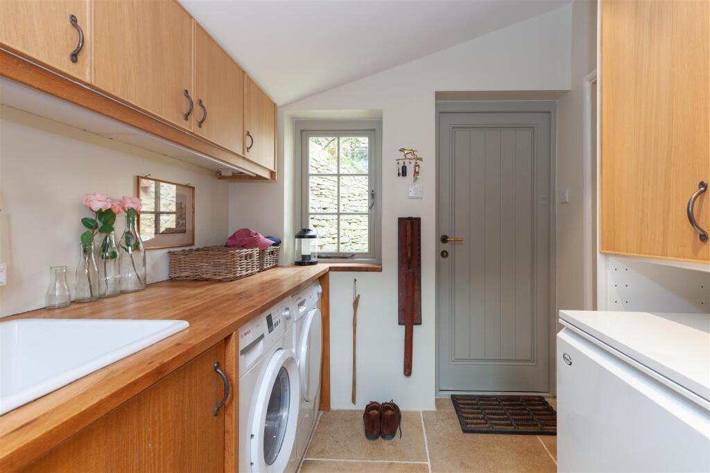 Utility Room 2.jpg