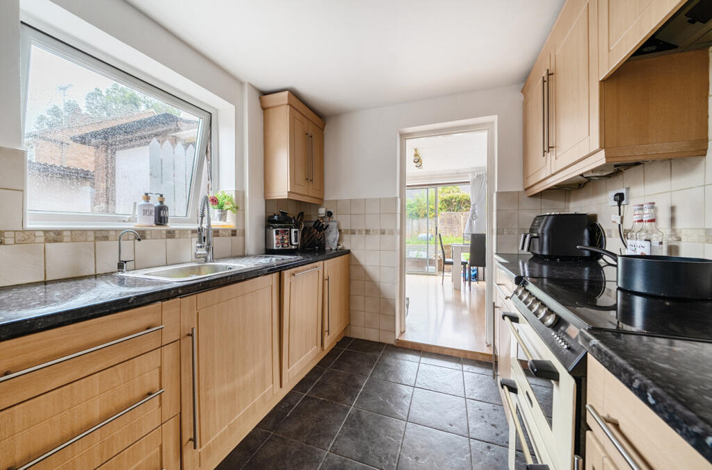 1304215-8-684182a...