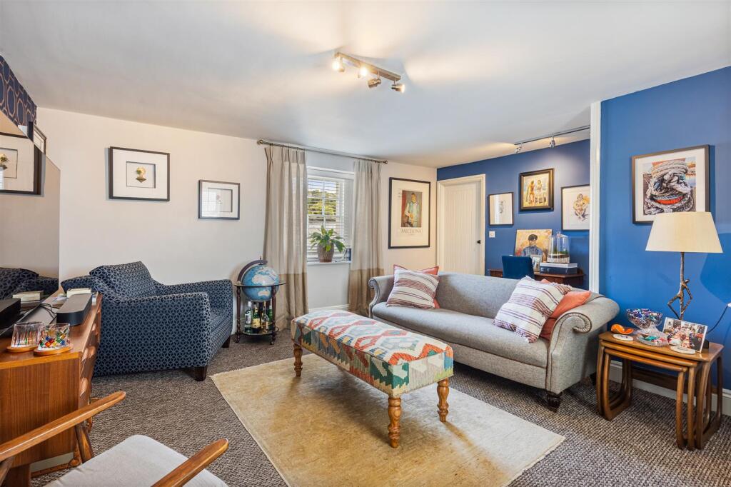 A05 - 12 Trinity Mews, Torquay - 250523.jpg