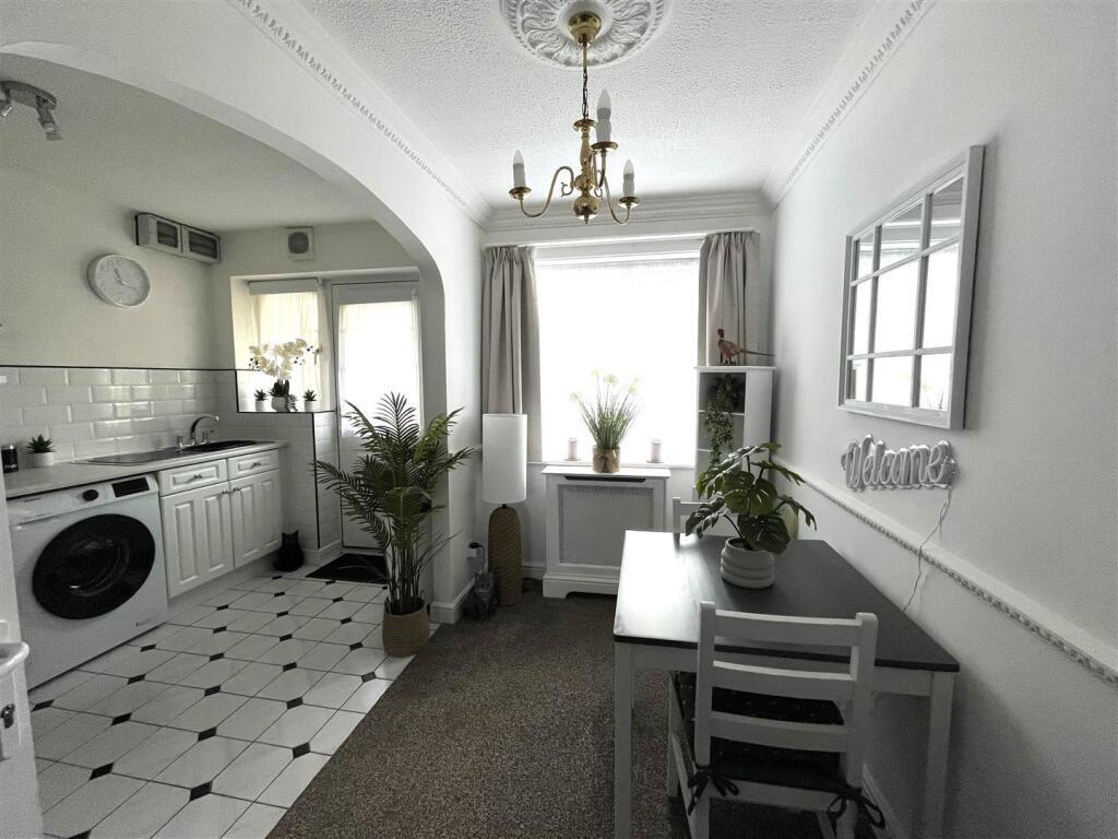 uxbridge dining.jpeg