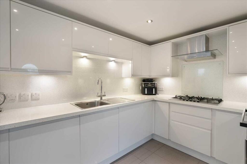 Kitchen (2)