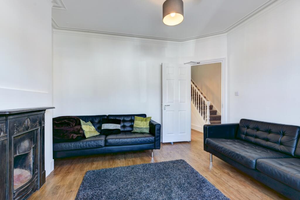 29 Hollingbury Road Lounge (2)