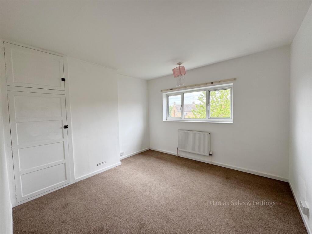 2 Elizabeth Rd Rothwell-06.jpg