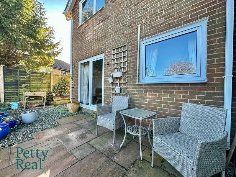 Kelswick Drive 18.jpeg