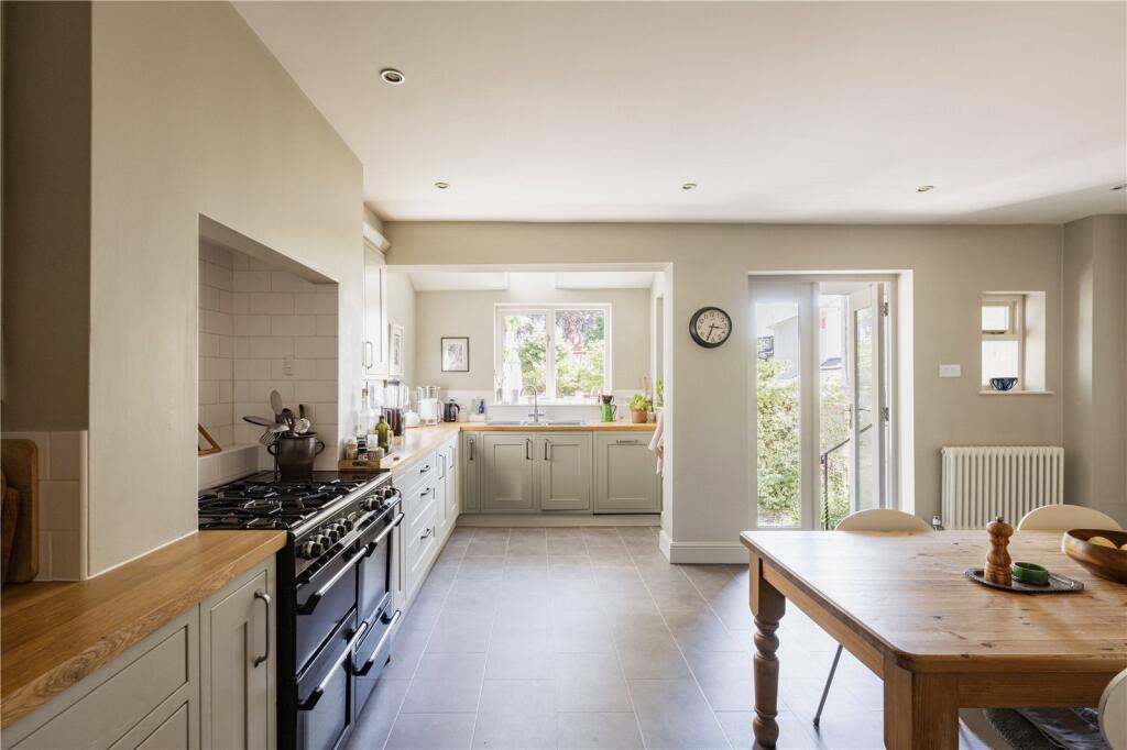 Kitchen/Breakfast