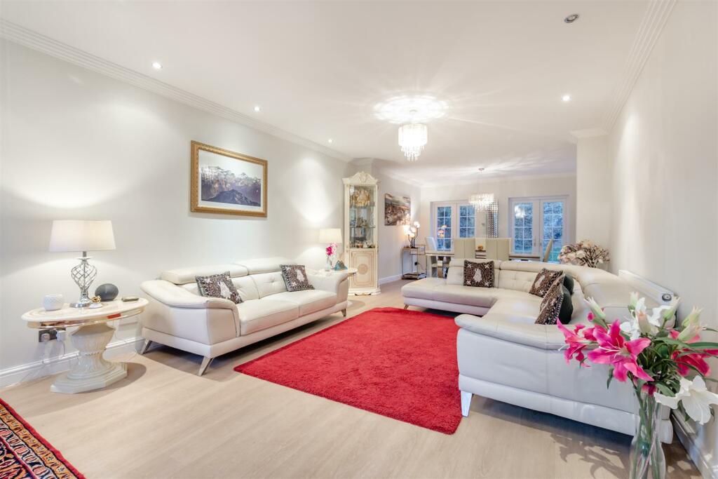 8537741-interior06.jpg