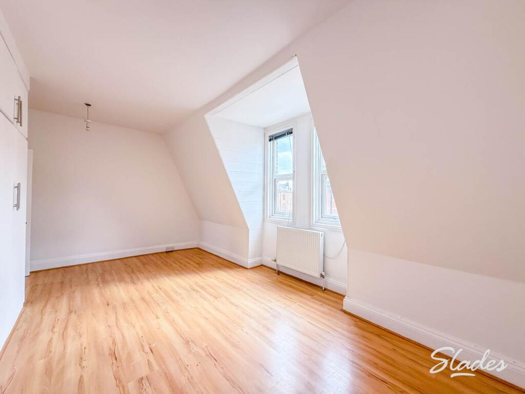 BEDROOM 1 (2)