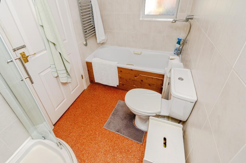 Family Bathroom (alt view)