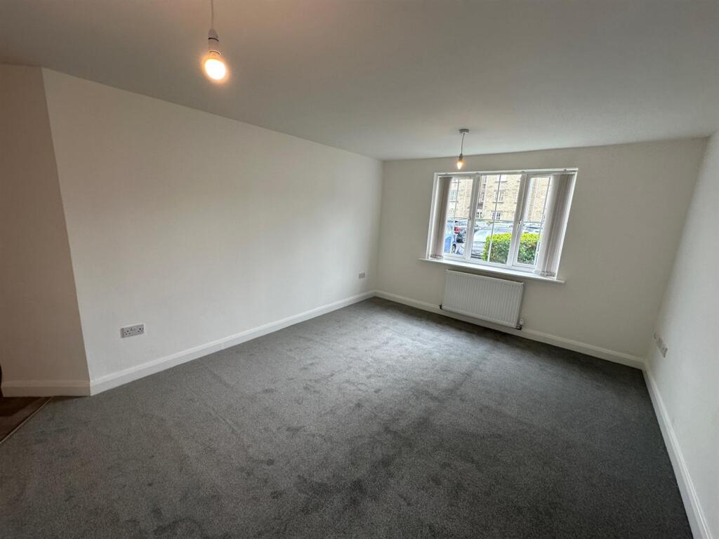 Lounge 3.jpg