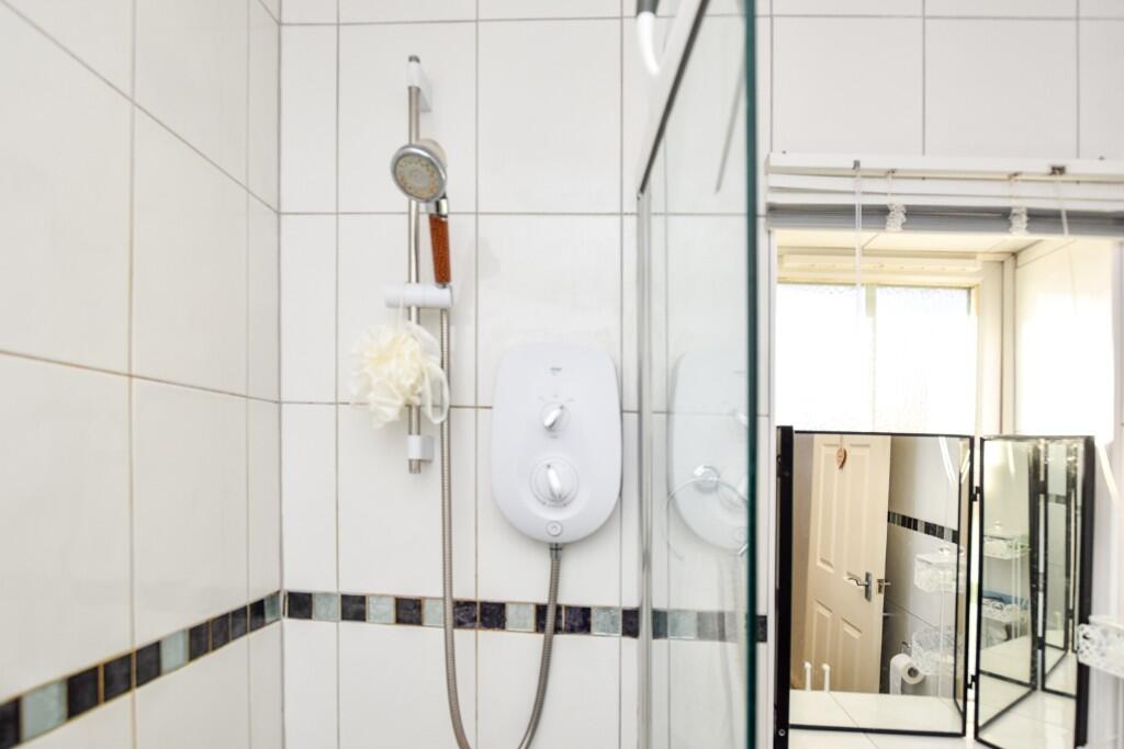 Shower detail