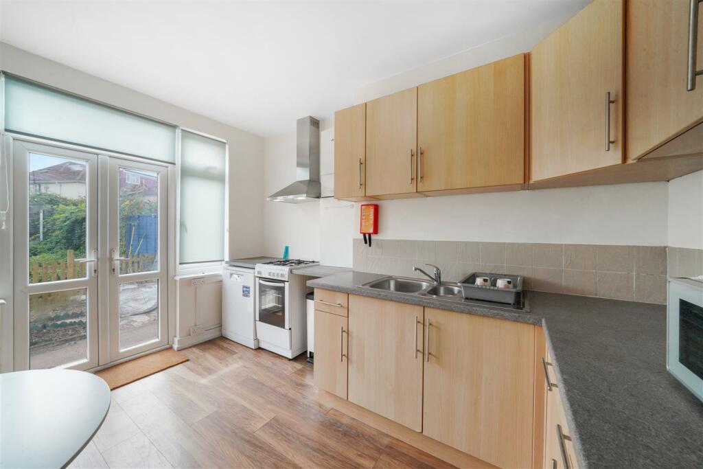 31 Park Chase - PiHs836nNrTnliPSYNmj.jpg