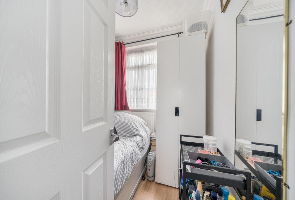 1332640-7-6890bcc...