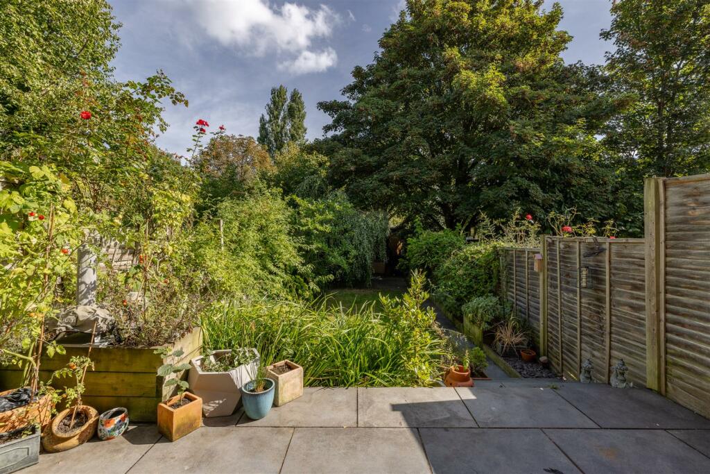 Lewis Avenue, E17