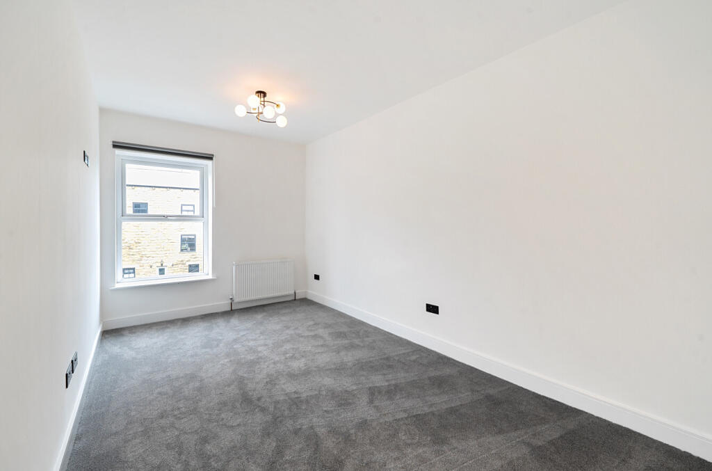 1319192-7-6867d95...