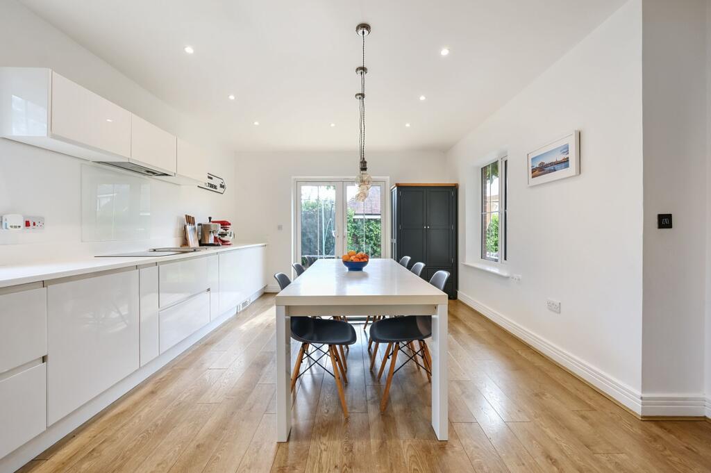 Kitchen / Dining room