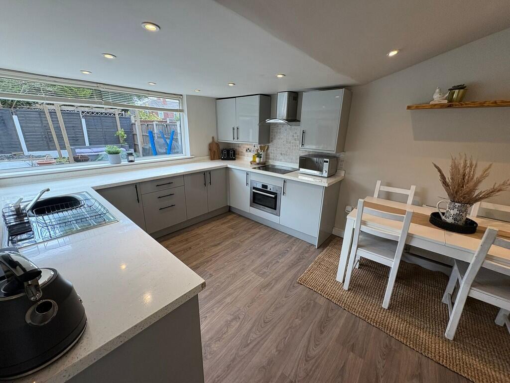 IMG-20250805-WA00...