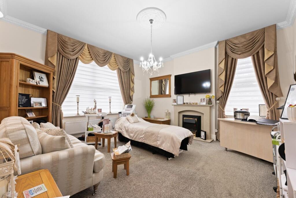 SITTING ROOM 01.jpg