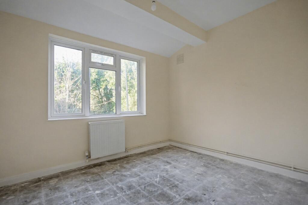 Flat A, 72 Earlsfield Road, Wandsworth, London, SW18 3DN