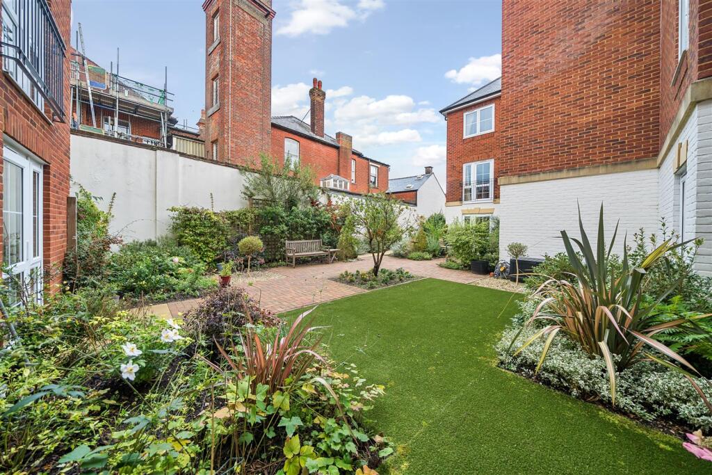 Communal Gardens.jpg