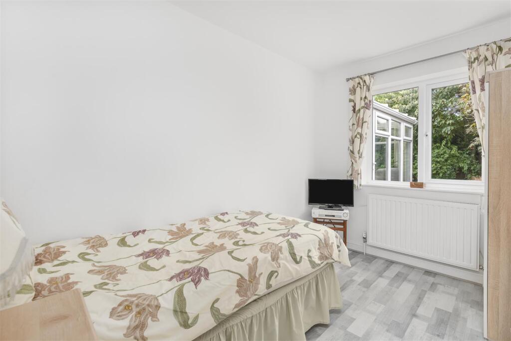 2 Poplar Close, Banbury-26.jpg