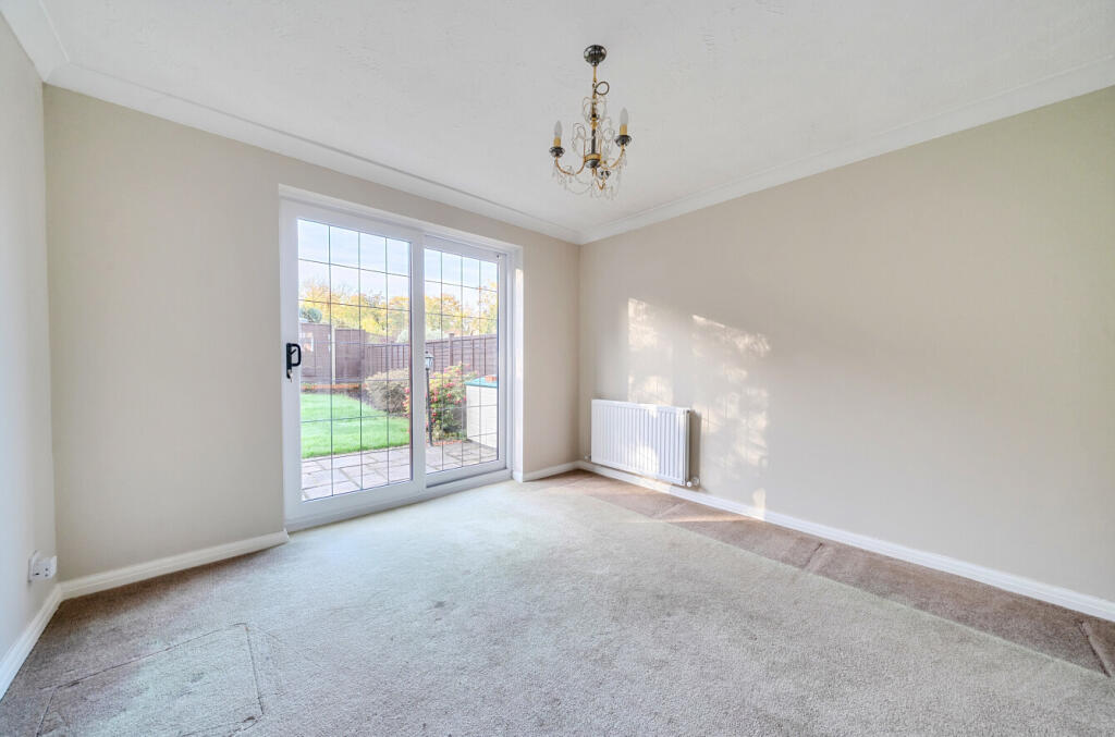 1371401-9-68f8a19...