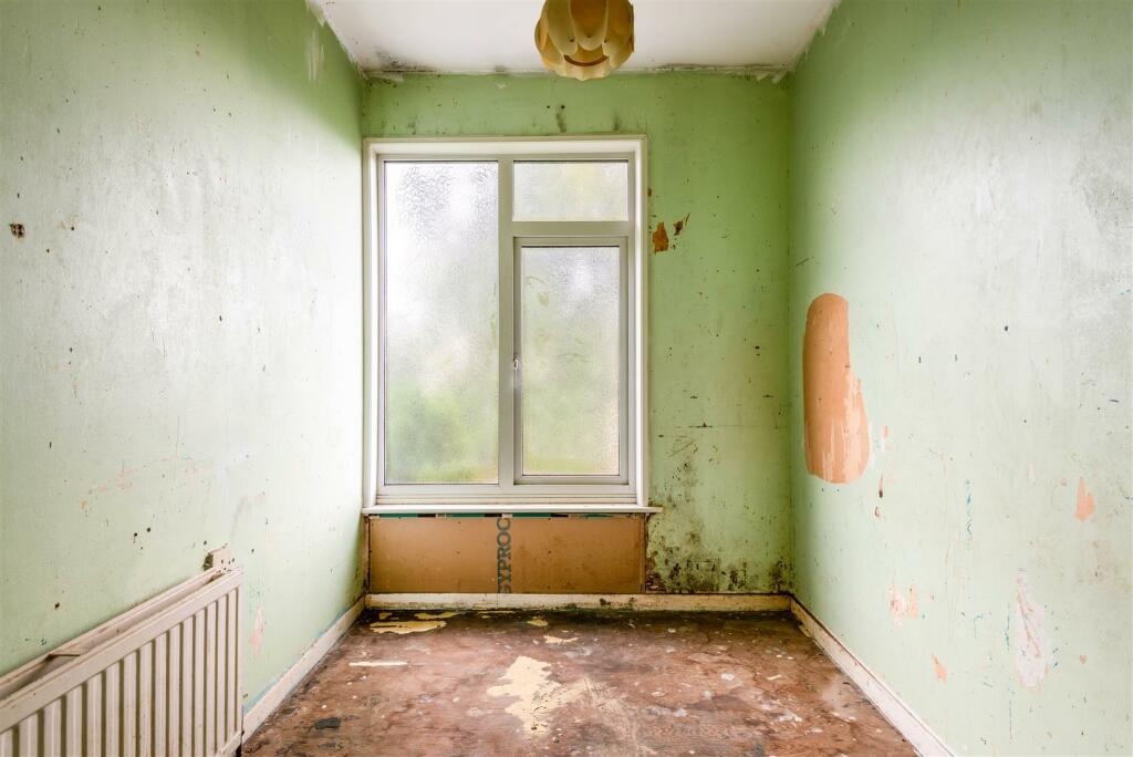 9 Hazlebarrow Close-16.jpg