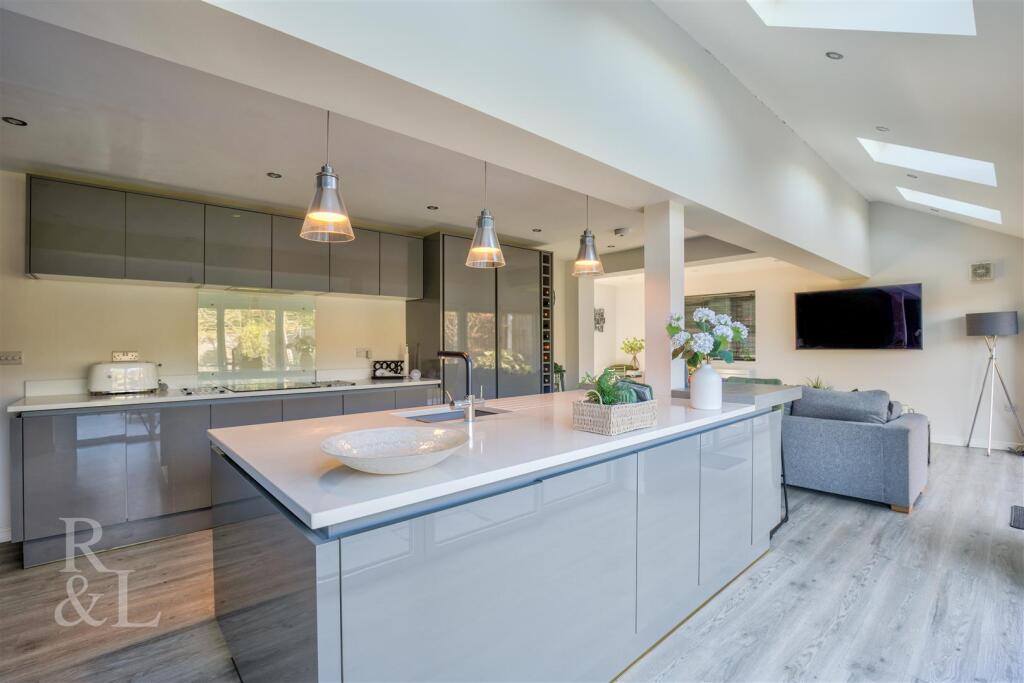 5 Killerton Park Drive (24).jpg