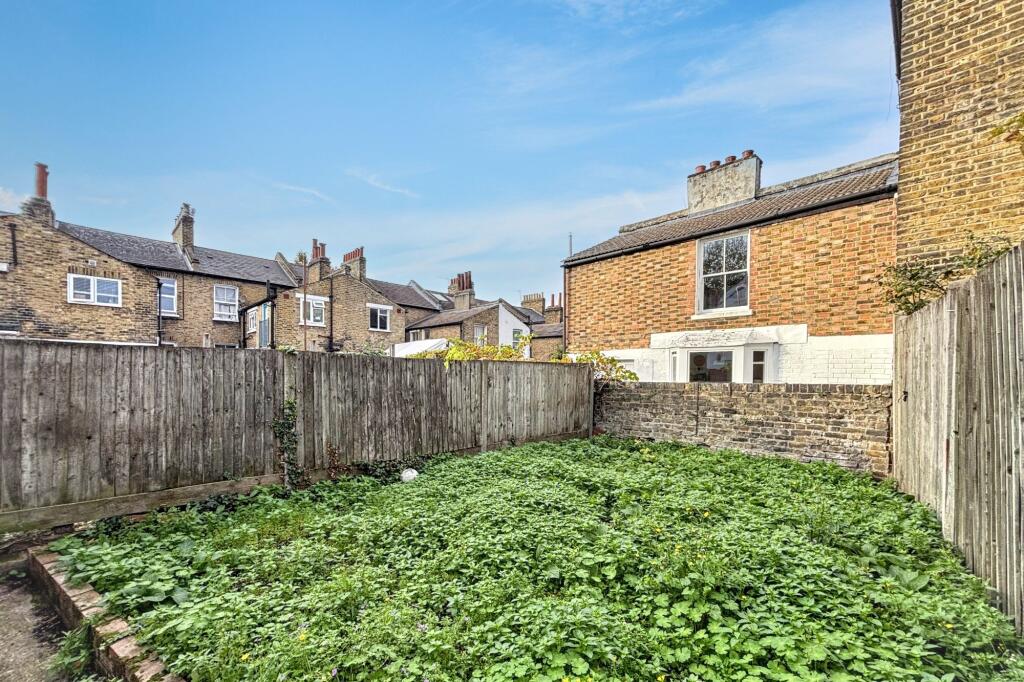 76a Meeting House Lane, Peckham, London SE15 2TX