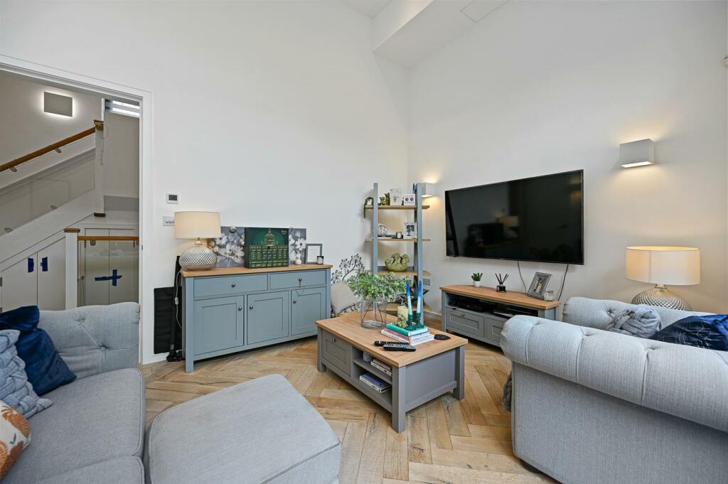 BCHJ - 4 Falstaff Mews - Reception C (4).jpg